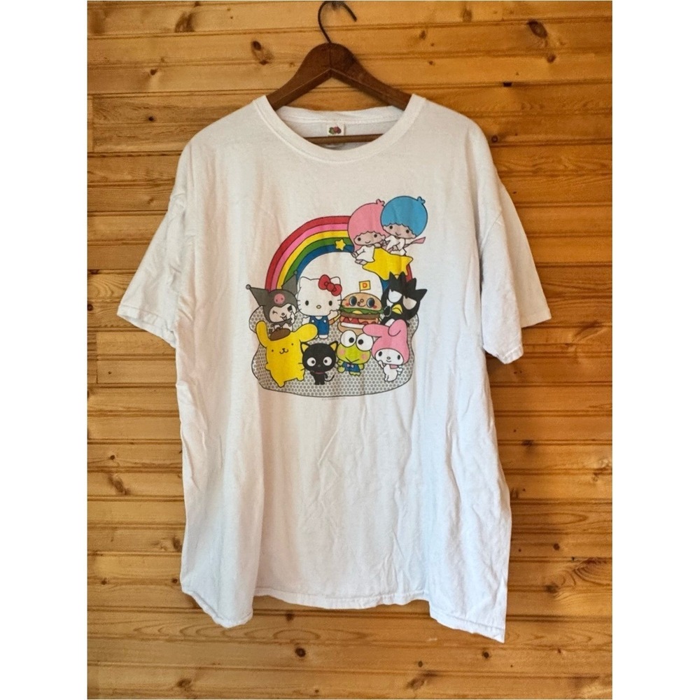 Hello Kitty Tee White Fruit of the Loom XL Sanrio Characters Rainbow Graphic
